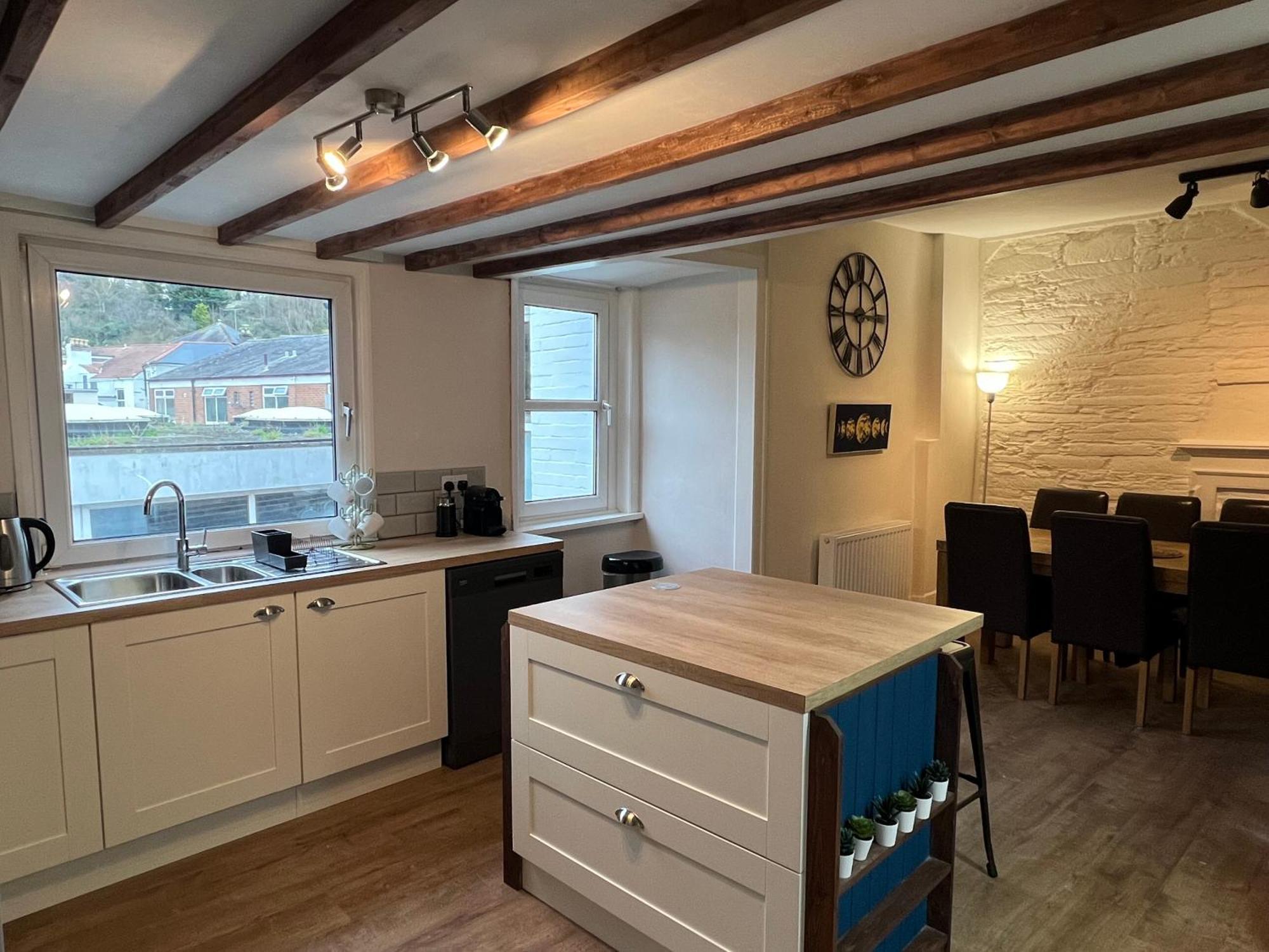 A Spacious 2 Bed Flat In Kingsbridge Town Extérieur photo